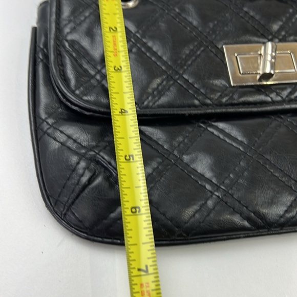 Classic Black Vegan Leather Quilted Crossbody Shoulder bag - Picture 7 of 9